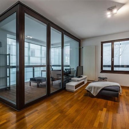 プラハModern Spacious Flat With A Terrace And A Parkingアパートメント エクステリア 写真